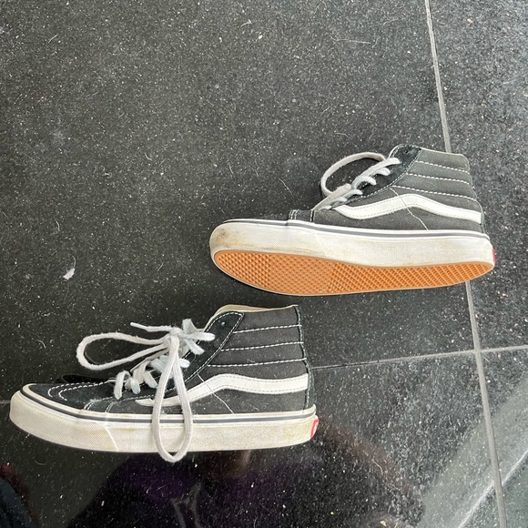 Vans - Picture 3 of 7